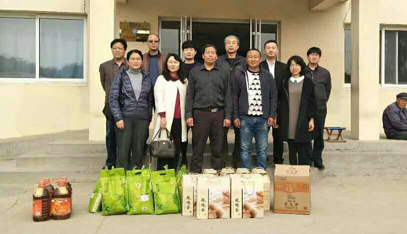 民建送温暖 浓浓敬老情1.jpg