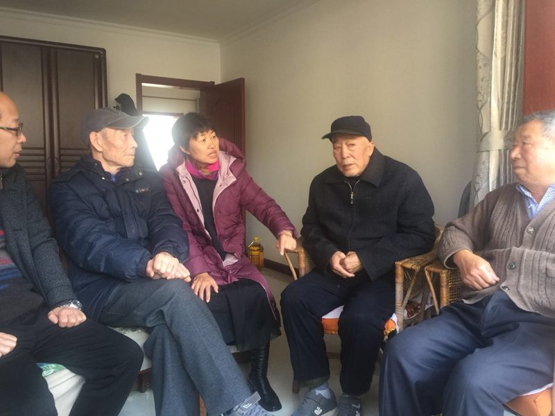 民建秦皇岛市委副主委金晶走访看望老会员-1.jpg