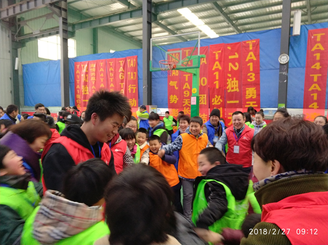 民建秦皇岛市委大型送温暖公益活动3-1.jpg