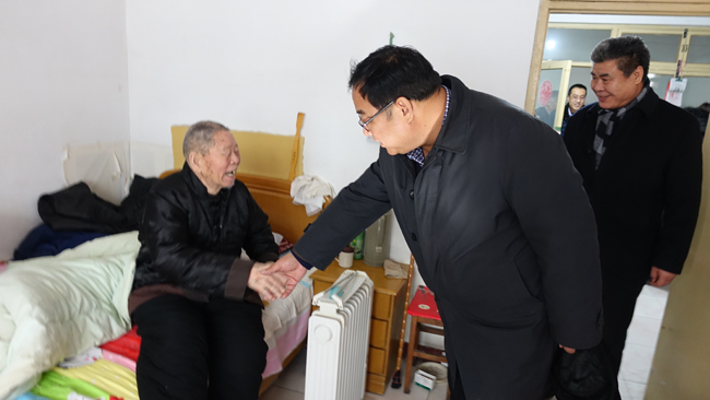 民建邢台市委慰问老领导和老会员5-1.jpg