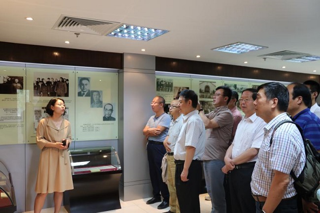 民建石家庄市委赴民建中央会史馆参观学习3-1.jpg