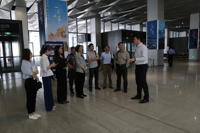 宣传稿--民建秦皇岛市委赴青岛开展对标交流活动1-1.jpg
