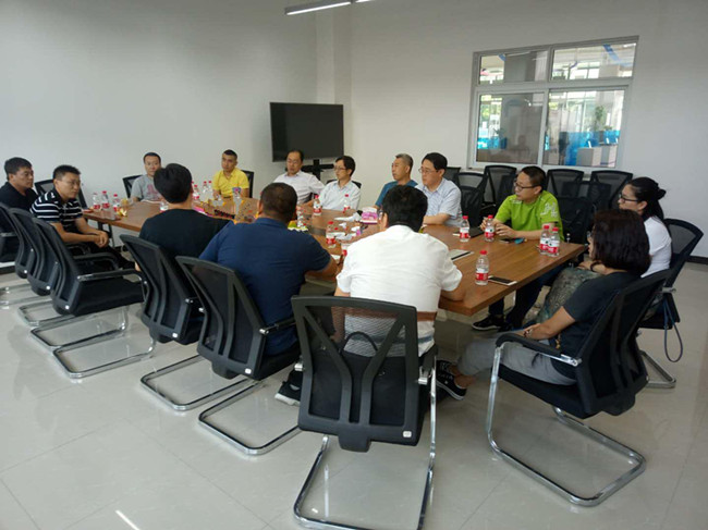 民建开发区支部召开企业发展座谈会-1.jpg