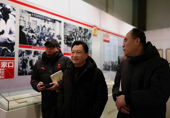 民建张家口市委领导参加“纪念张家口解放70周年”展览3-1.jpg