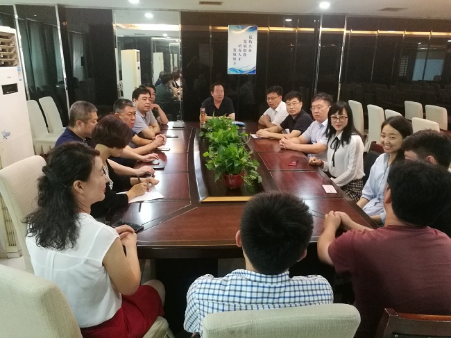 李海平带队就深化“双创双服”赴武安市创新创业孵化基地考察调研-召开座谈会-1.jpg