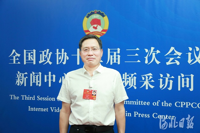 代表委员日记|全国政协委员范社岭:风雨无阻,一路向前!-1.jpg 代表委员日记|全国政协委员范社岭:风雨无阻,一路向前!-1.jpg