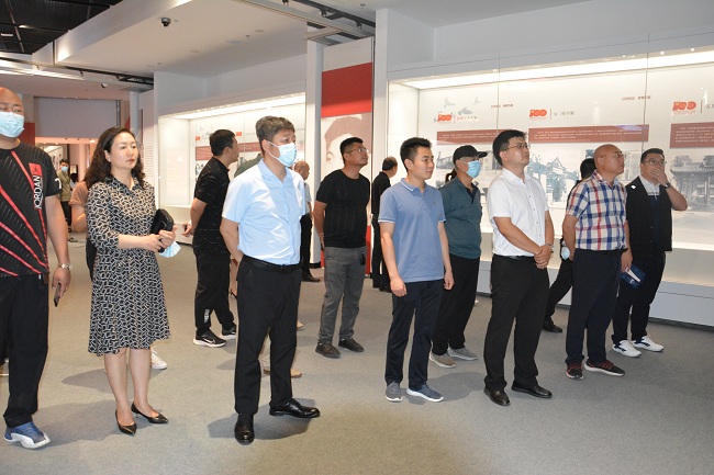民建保定市委组织参观“红色保定 辉煌历程——保定市庆祝中国共产党成立100周年主题展览”2021.7.23 (5)-1.jpg