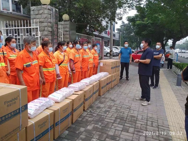 民建企业家于春江为市环卫处捐赠防疫用品2.jpg-1.jpg