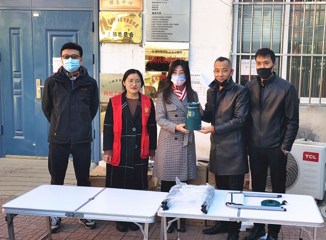 风雨同舟 共抗疫情——民建保定市新华支部、三丰支部会员慰问疫情防控一线1-1.jpg