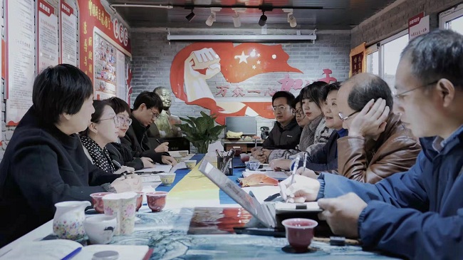 中共区委统战部领导到民建北戴河总支会员之家调研-1.jpg