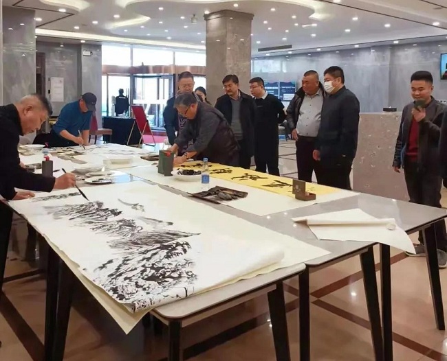 民建保定市竞秀支部、清苑支部联合举办“奋进新征程 共筑中国梦”主题书画笔会 (1)-1.jpg