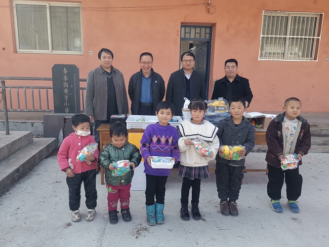 筑梦乡村，爱暖童心--民建秦皇岛市委金融支部开展乡村振兴调研、“爱暖童心”社会服务活动-1.jpg