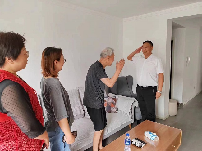 民建唐山市委路北区工委十一支部开展慰问抗美援朝老兵活动2 (4).jpg