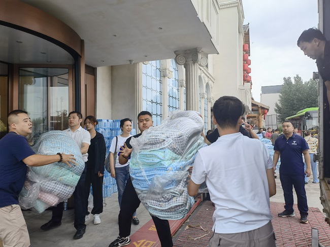 20230808水灾无情 民建有爱——民建保定市委向阳支部驰援涿州灾区3-1.jpg