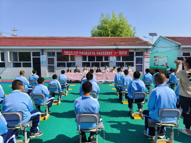 民建张家口市委开展“传承民建优良传统，厚植爱党爱国情怀”“六一”儿童节慰问活动 (2) (2).jpg