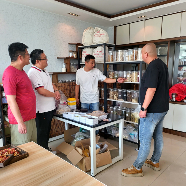 20250707民建保定市委新階層一支部赴會員企業高新區一道方食品中心參觀調研2.jpg