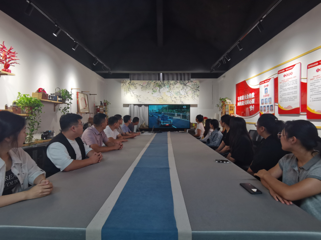 民建沧州市委集中收看纪念中国人民抗日战争暨世界反法西斯战争胜利80周年大会1.青年会员工作部集中观看 (2).jpg