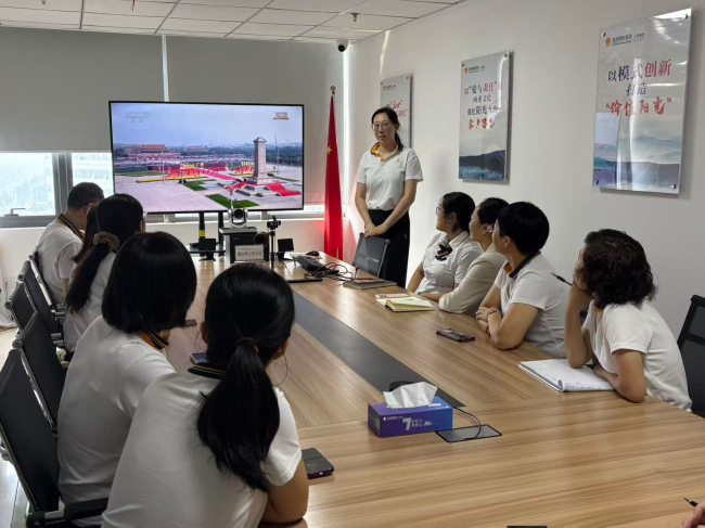 民建唐山市委高新区总支组织观看中国人民抗日战争暨世界反法西斯战争胜利80周年纪念大会 (3) (2).jpg
