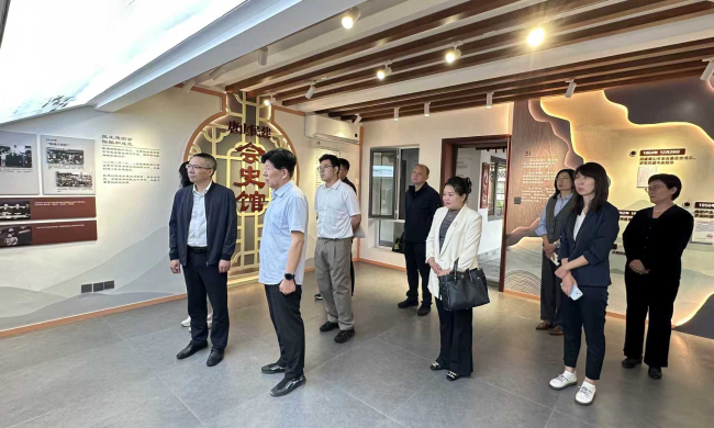 西南交通大学唐山研究院到唐山民建走访调研 (1) (2).jpg