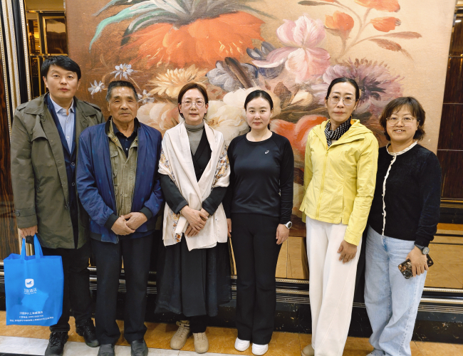 民建中央画院河北（唐山）分院与新疆文化艺术工作者开展文化艺术交流活动 (2).jpg