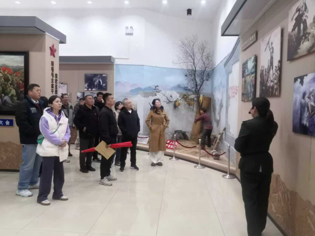 民建张家口市委桥西区基层委员会一支部赴怀来开展主题调研活动 (3) (2).jpg 民建张家口市委桥西区基层委员会一支部赴怀来开展主题调研活动 (3) (2).jpg