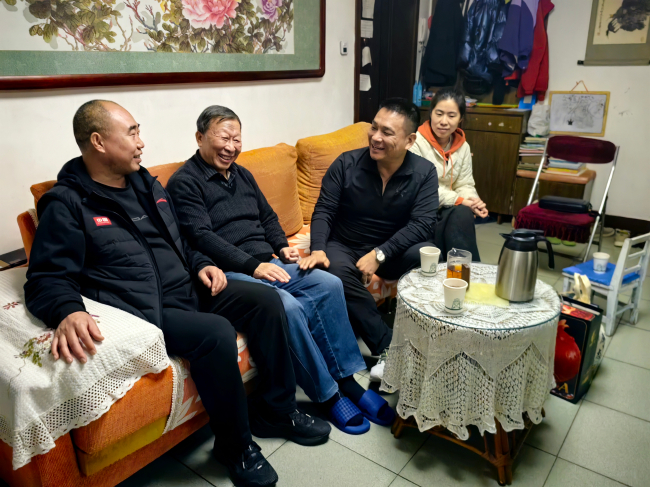 民建石家庄市委裕华三支部重阳节看望退休老主委10.28 (2).jpg